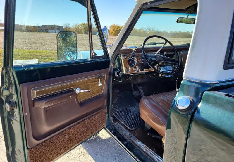 1972 Chevrolet C20 Super Custom Camper photo 23