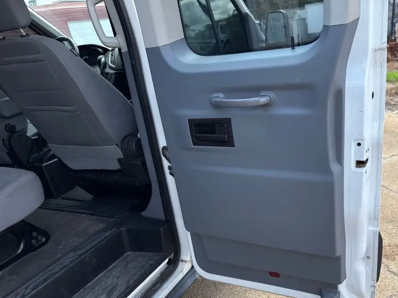 2018 Ford Transit 350 photo 35