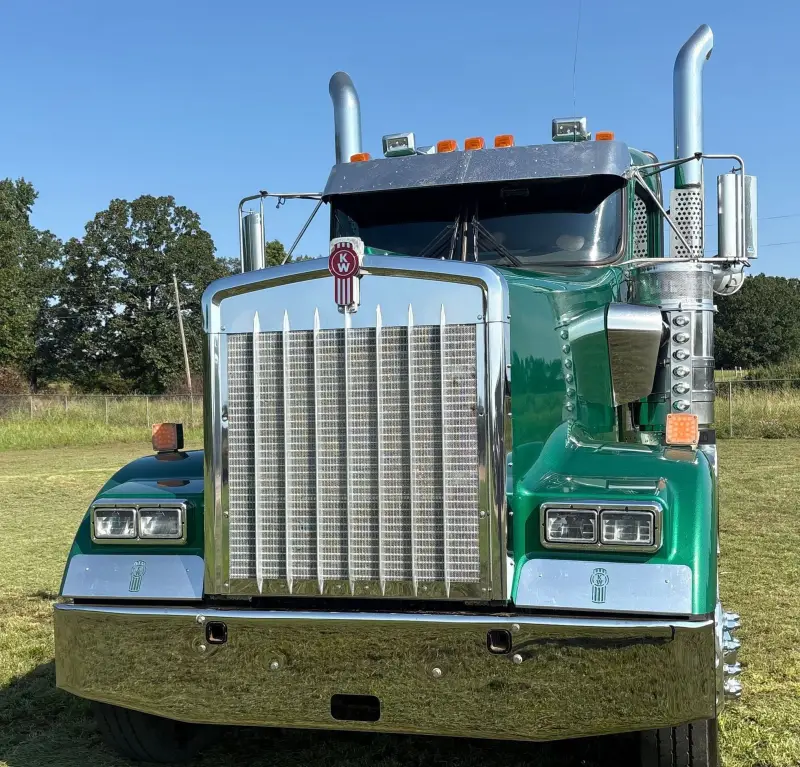 2022 Kenworth W900 photo 2