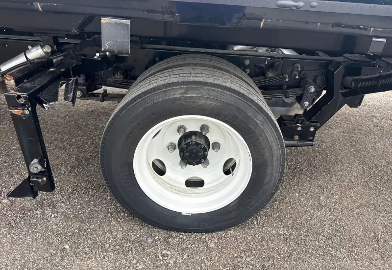 2022 Isuzu NRR photo 71