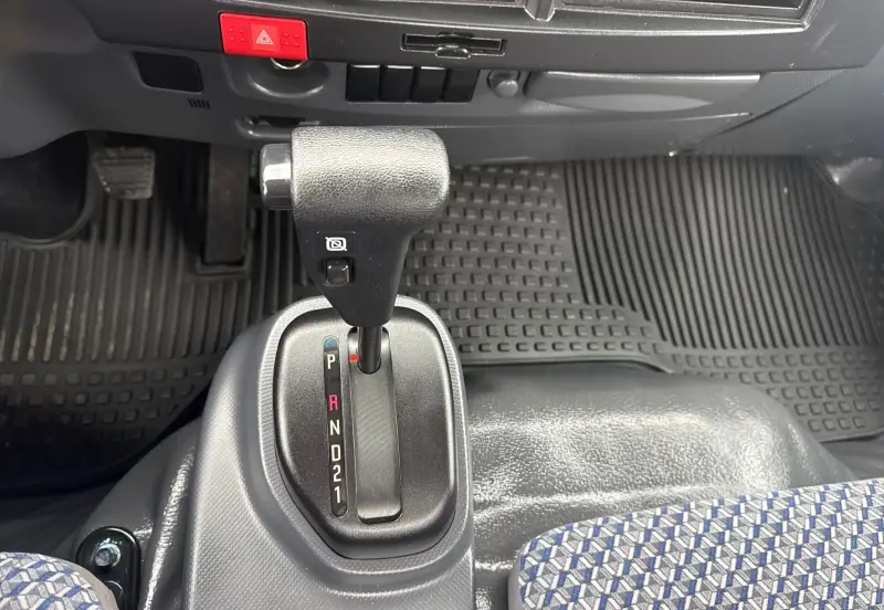 2022 Isuzu NRR photo 41
