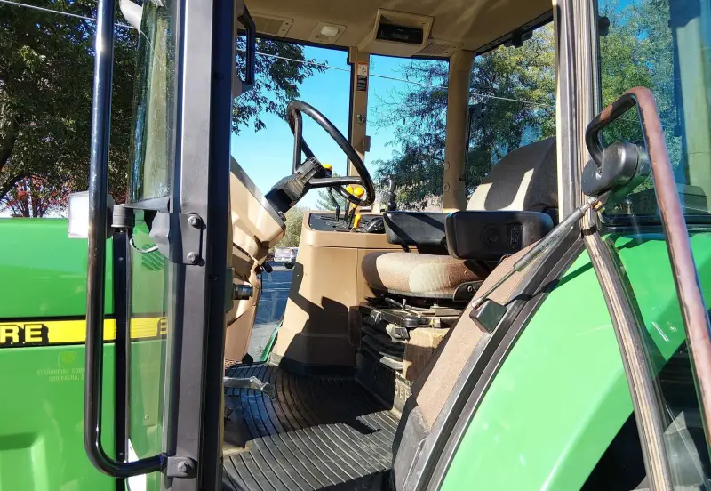 2002 John Deere 7410 photo 36