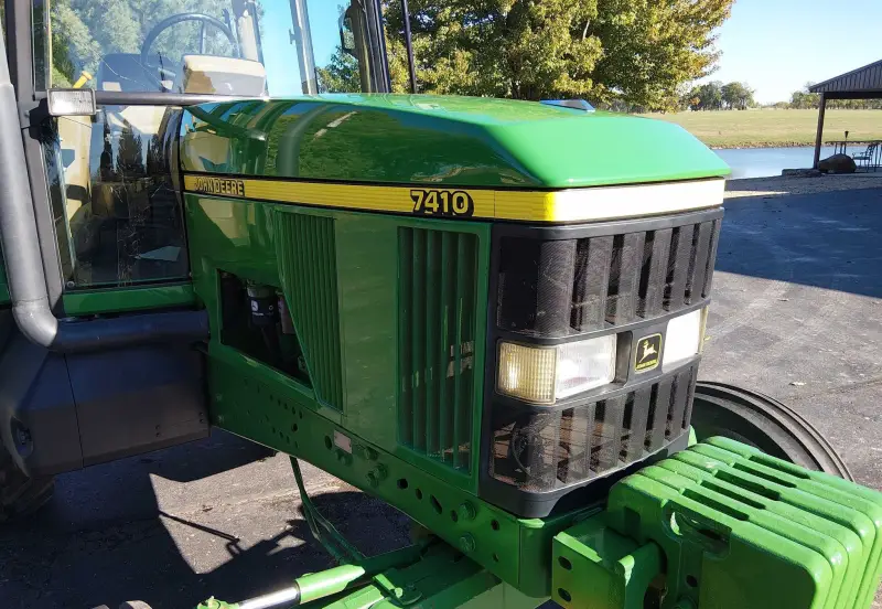 2002 John Deere 7410 photo 14