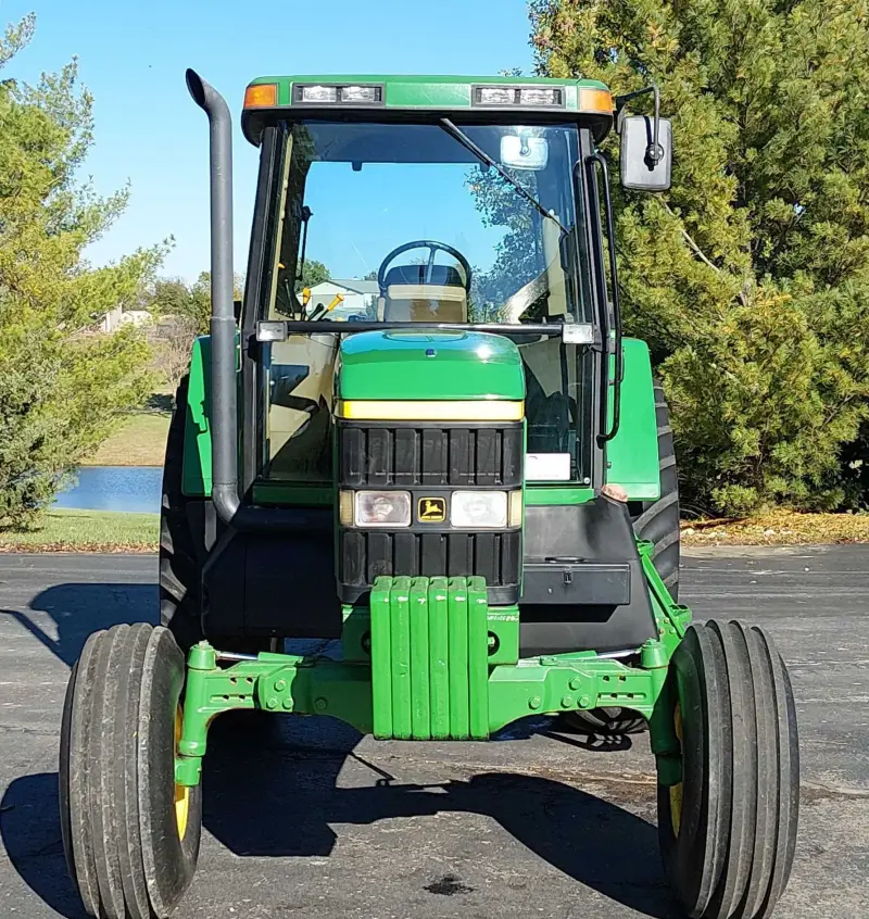 2002 John Deere 7410 photo 2