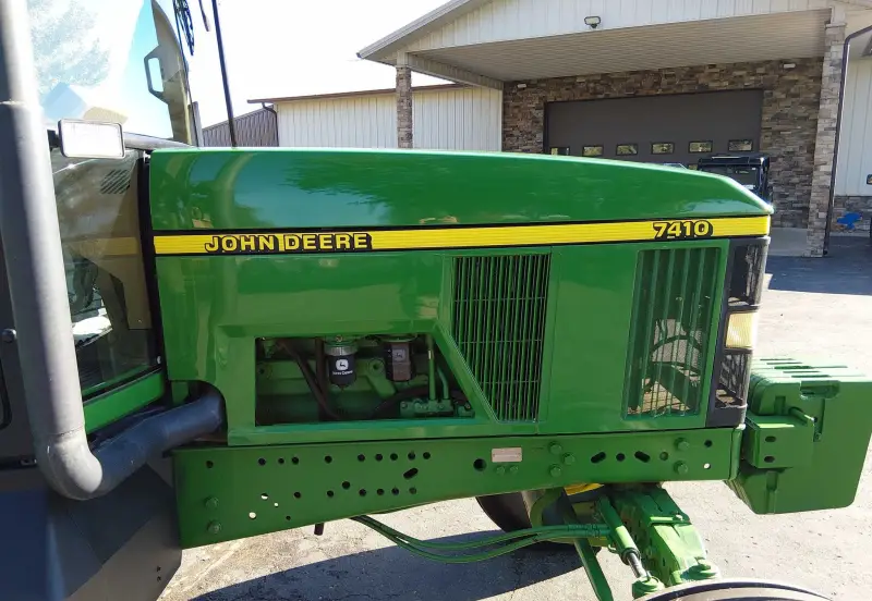 2002 John Deere 7410 photo 15