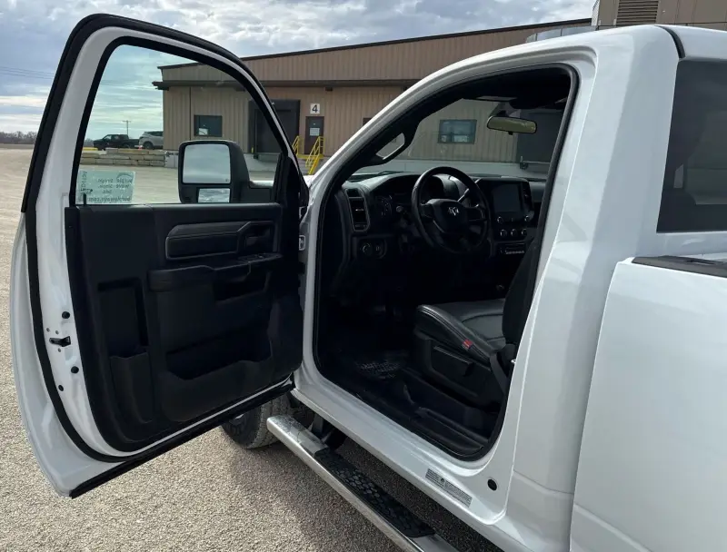 2023 Dodge Ram 3500 photo 17