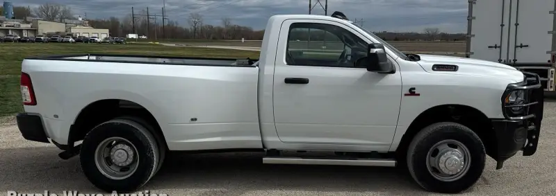 2023 Dodge Ram 3500 photo 4