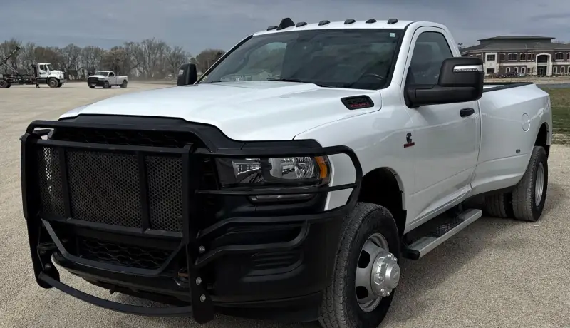 2023 Dodge Ram 3500 photo 1