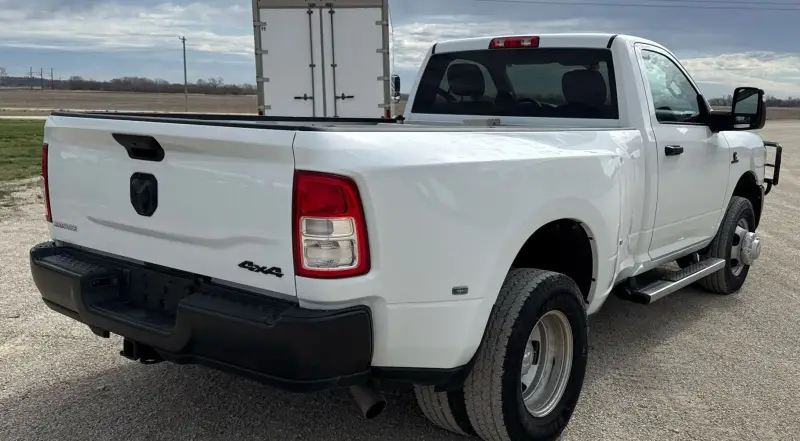 2023 Dodge Ram 3500 photo 5