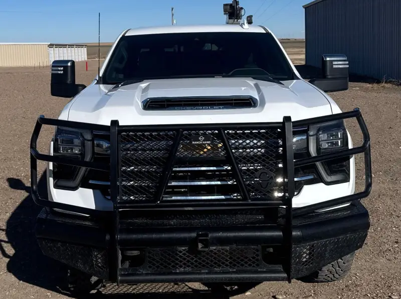 2024 Chevrolet Silverado 2500HD photo 2