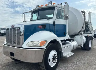 2010 Peterbilt 335
