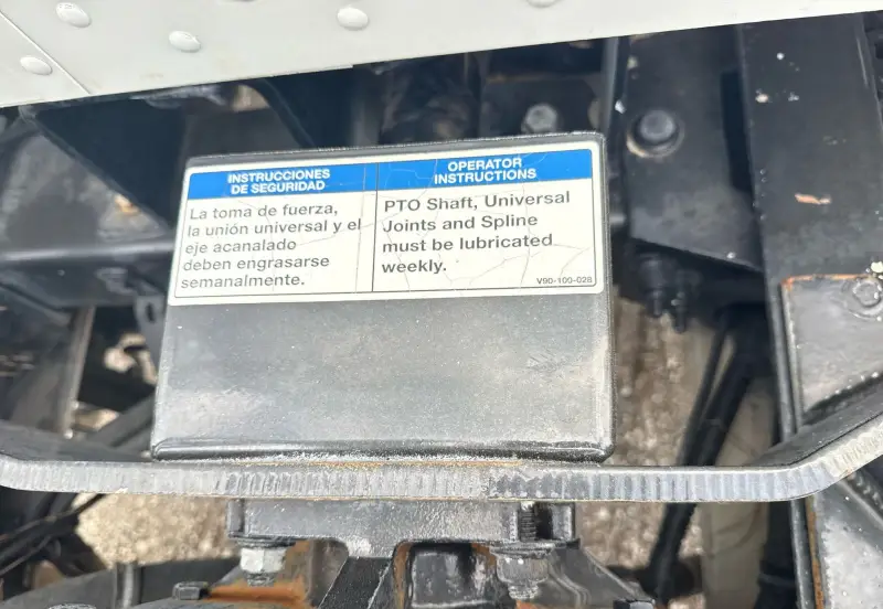 2010 Peterbilt 335 photo 29