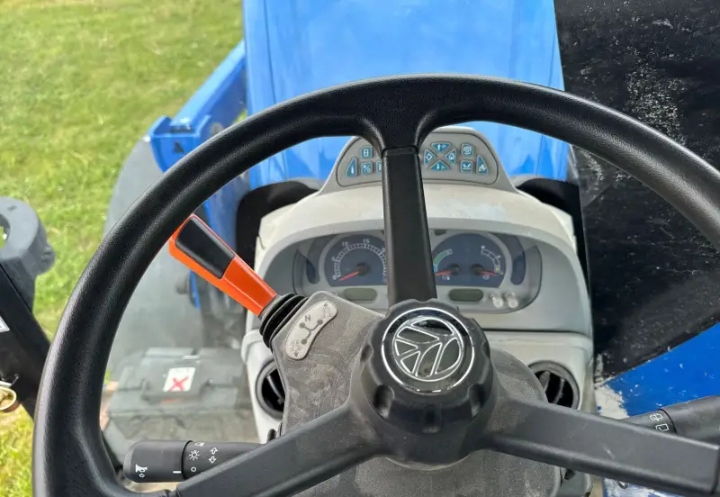 2015 New Holland T6.165 photo 32