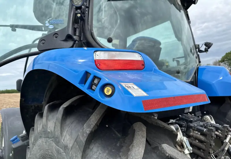 2015 New Holland T6.165 photo 24