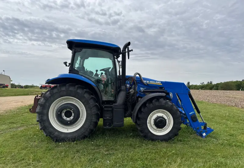 2015 New Holland T6.165 photo 4