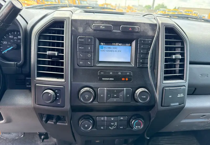 2020 Ford F350 Super Duty photo 40