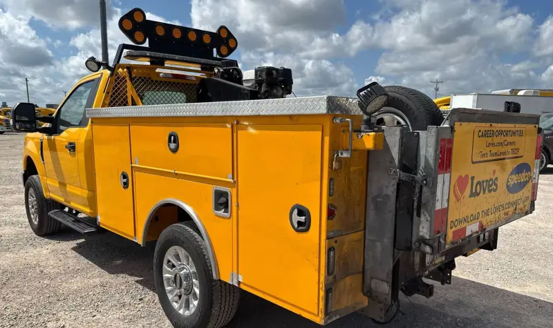 2020 Ford F350 Super Duty photo 7