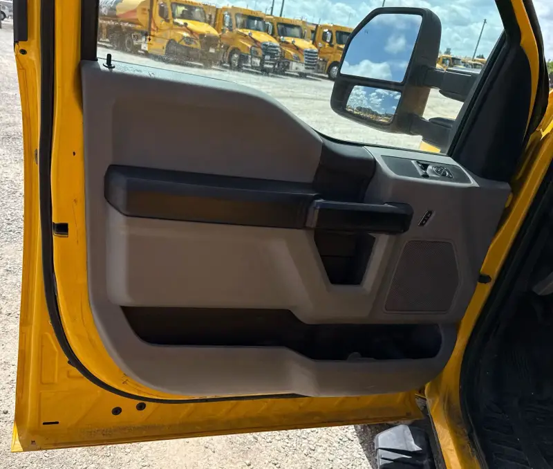 2020 Ford F350 Super Duty photo 30