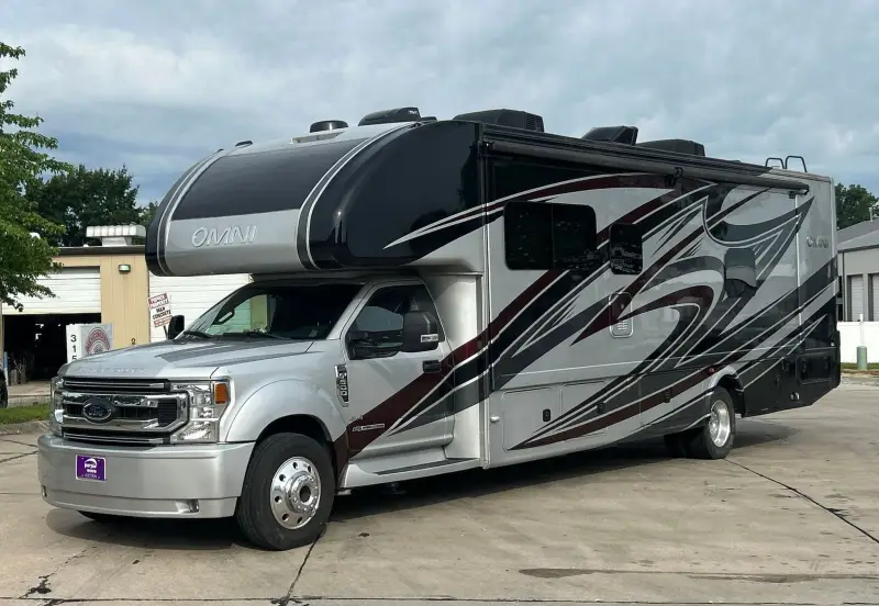 2022 Ford F600 XLT Omni Thor Motor Coach BT36 photo 1