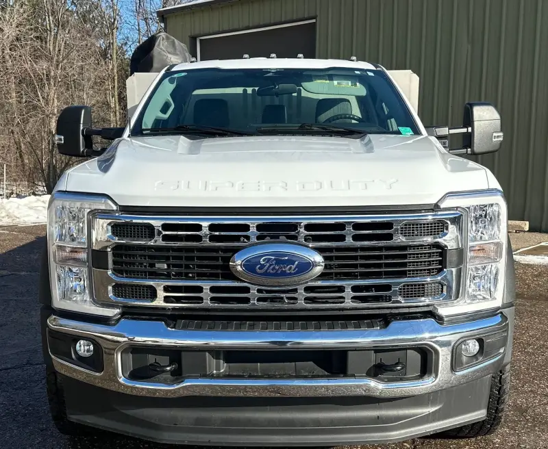 2023 Ford F600 photo 2