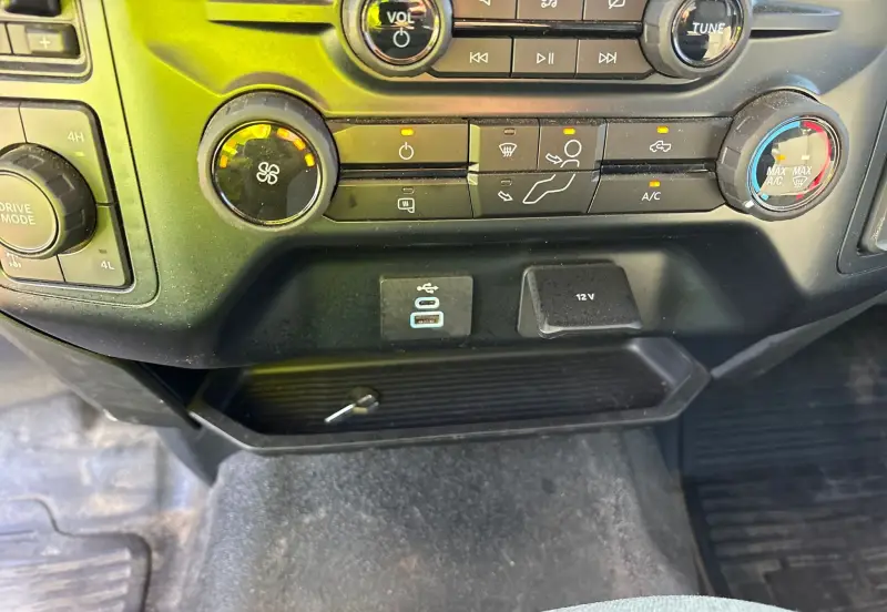 2023 Ford F350 Super Duty photo 30