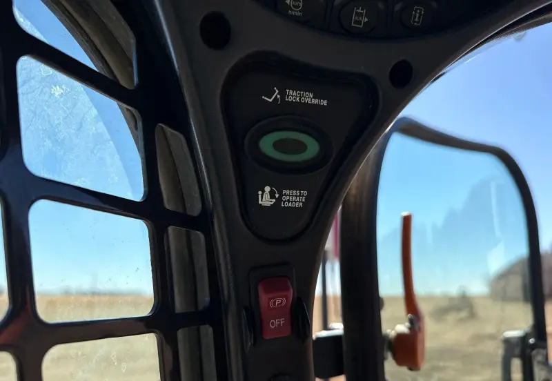 2024 Bobcat T740 photo 28