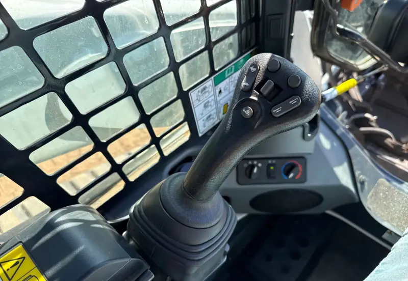 2024 Bobcat T740 photo 20