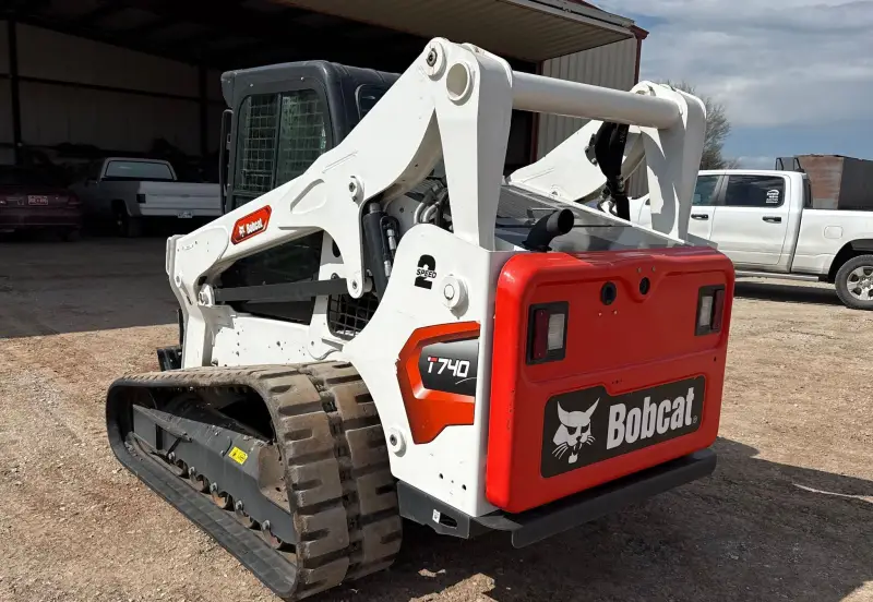 2024 Bobcat T740 photo 7