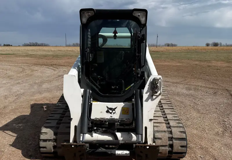 2024 Bobcat T740 photo 2