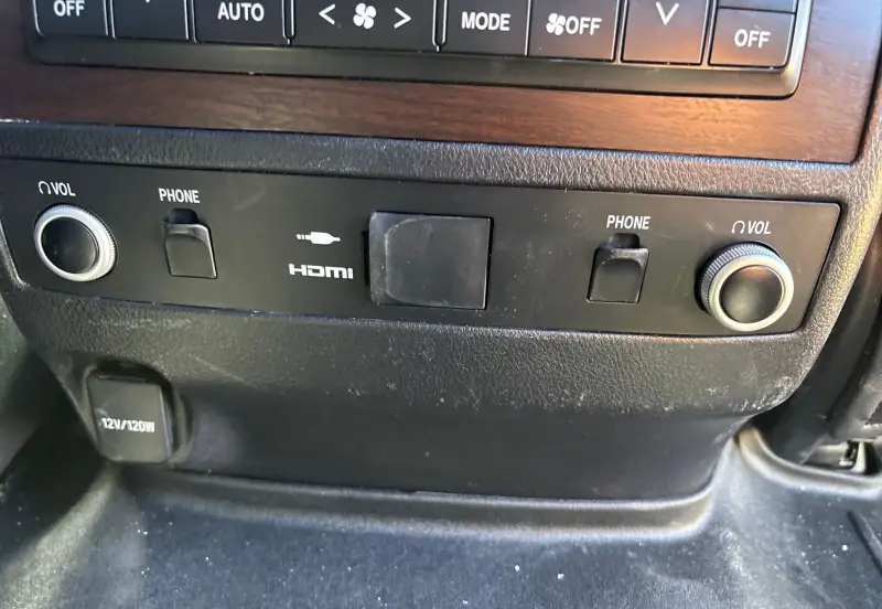 2016 Toyota Land Cruiser photo 98