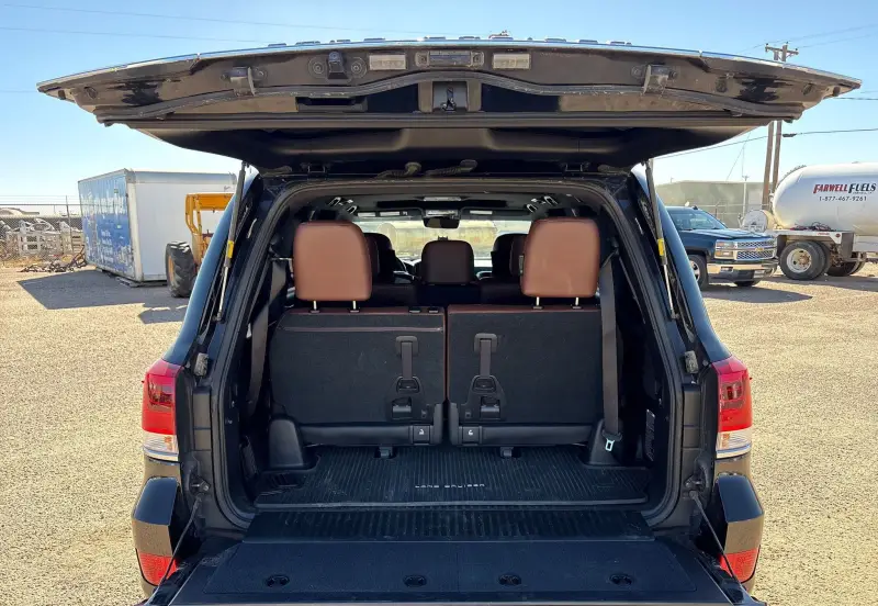 2016 Toyota Land Cruiser photo 105