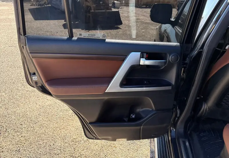 2016 Toyota Land Cruiser photo 113