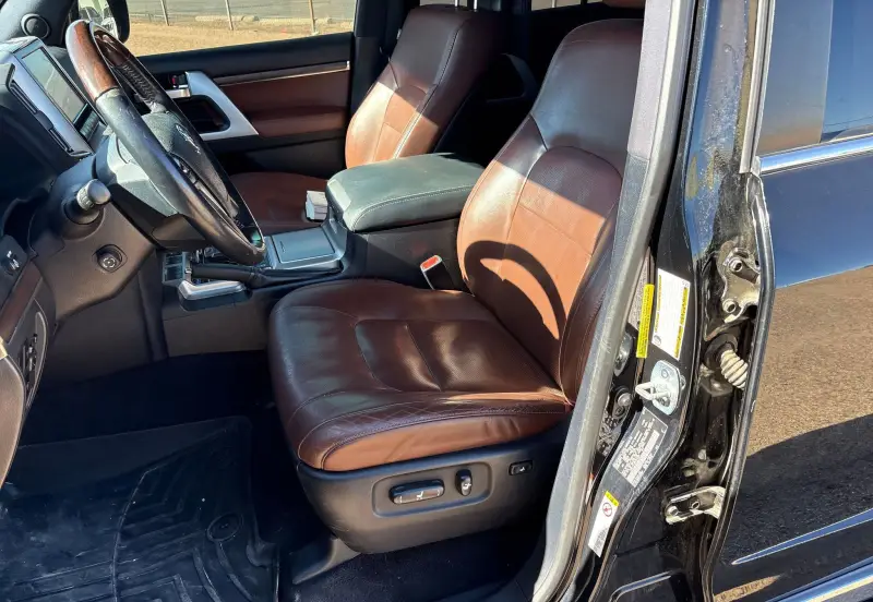 2016 Toyota Land Cruiser photo 36