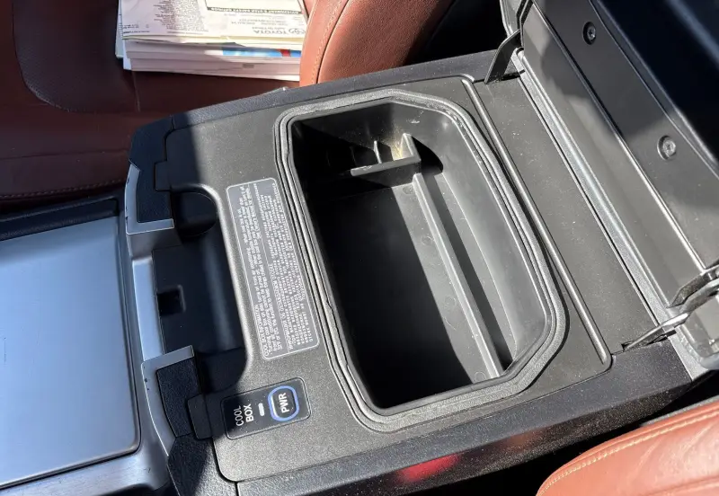 2016 Toyota Land Cruiser photo 63