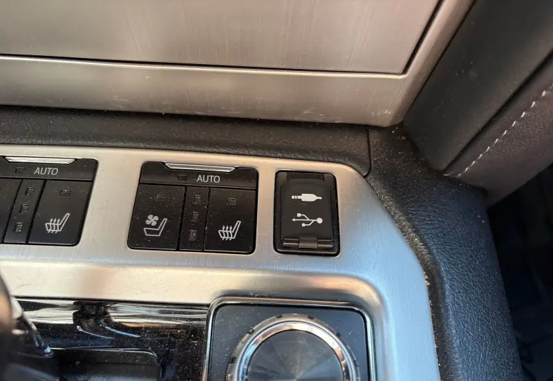 2016 Toyota Land Cruiser photo 59