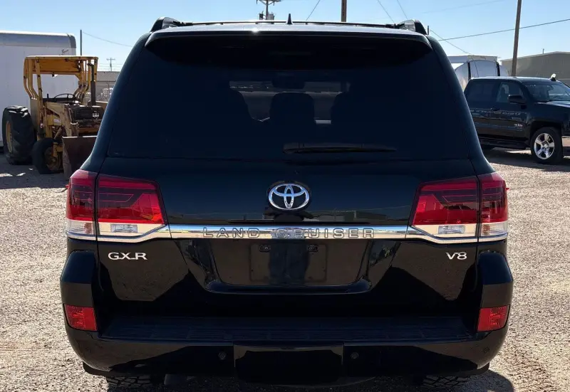 2016 Toyota Land Cruiser photo 6