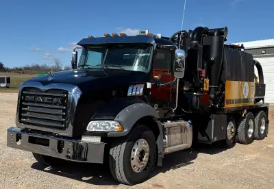 2023 Mack Granite