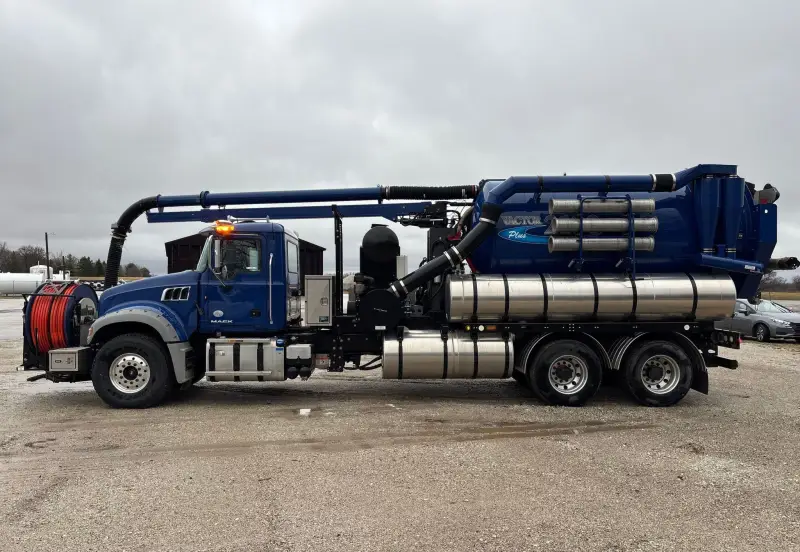 2014 Mack GU713 photo 8