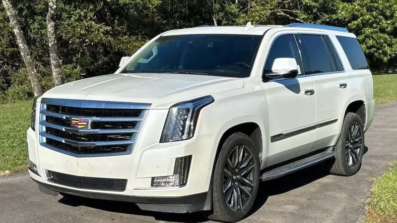 2016 Cadillac Escalade photo 1