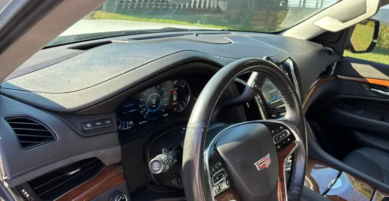 2016 Cadillac Escalade photo 48