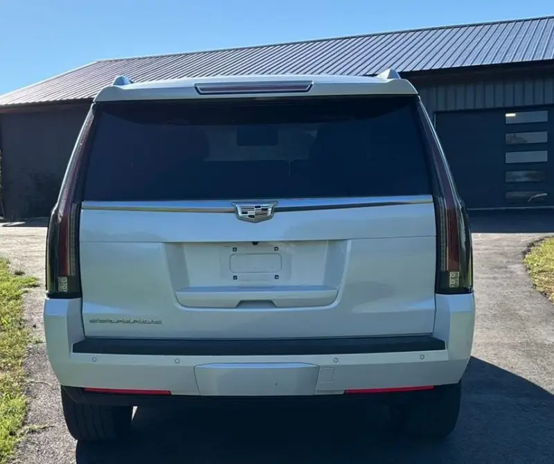 2016 Cadillac Escalade photo 6