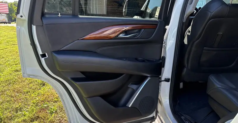 2016 Cadillac Escalade photo 95
