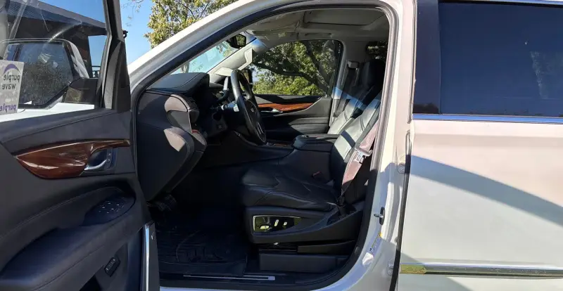 2016 Cadillac Escalade photo 43