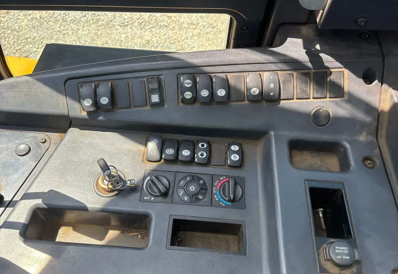 2022 Hyundai 160D-9 photo 36