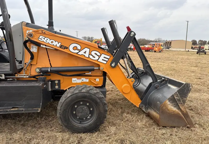 2022 Case 580N EP photo 23