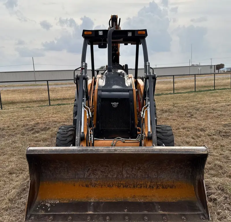 2022 Case 580N EP photo 2
