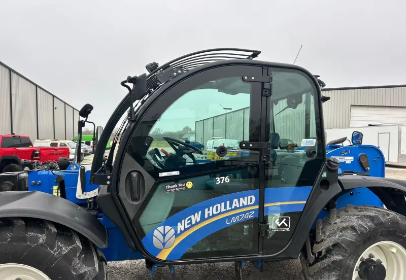 2021 New Holland LM7.42 photo 33