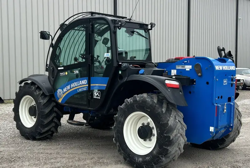 2021 New Holland LM7.42 photo 7