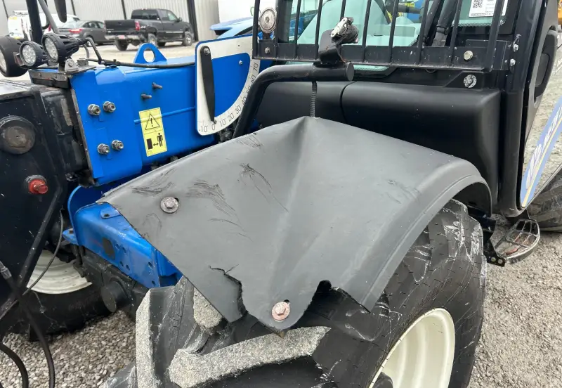 2021 New Holland LM7.42 photo 10