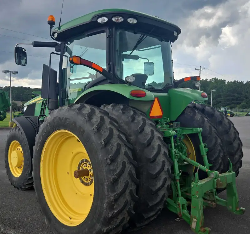 2012 John Deere 7230R photo 7